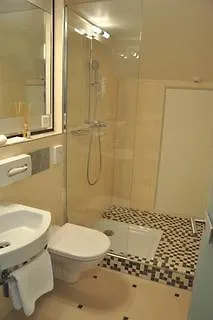 سان جوزيف 3* زيورخ