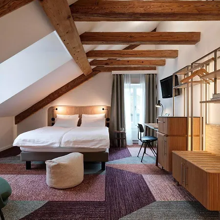 セント ジョセフ ホテル 3*