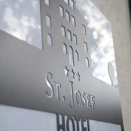 セント ジョセフ ホテル 3*