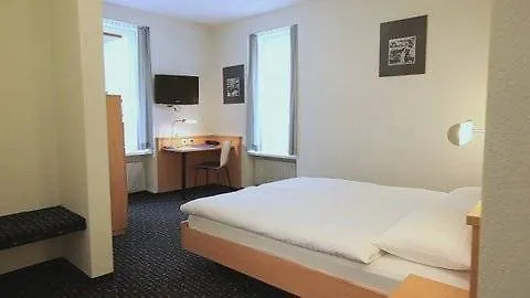 セント ジョセフ 3*